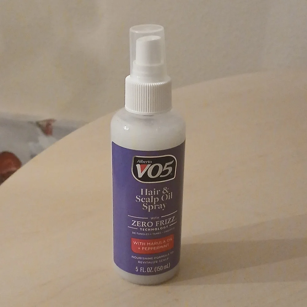 VO5 Hair & Scalp Oil Spray
